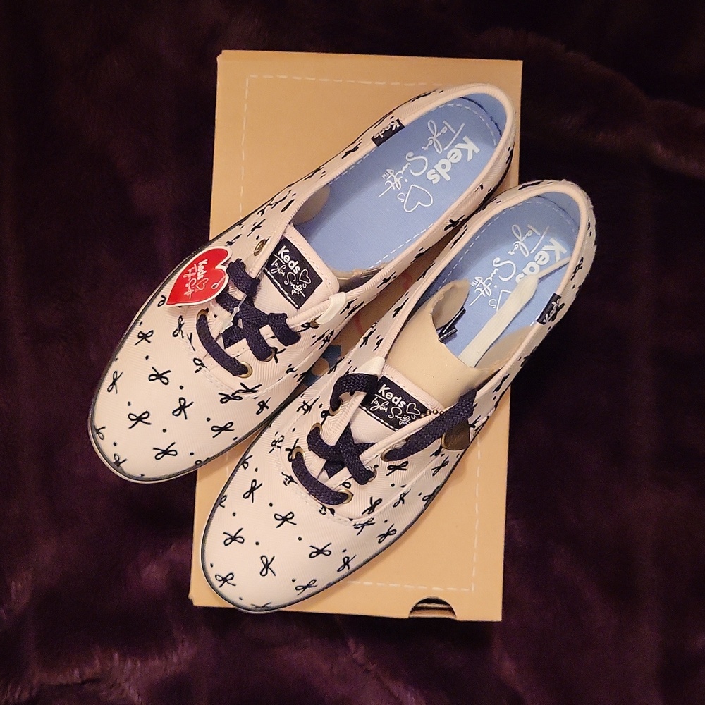 RARE! Taylor Swift Keds in Beige Bow Print, Size 8, New With Tags